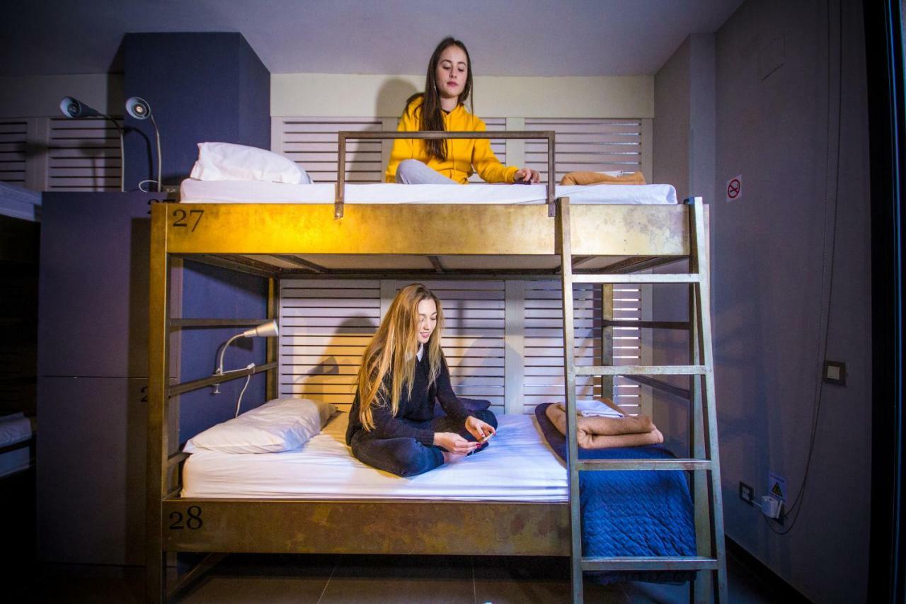 Don Moustache Boutique Hostel Barselona İnsanlar fotoğraf