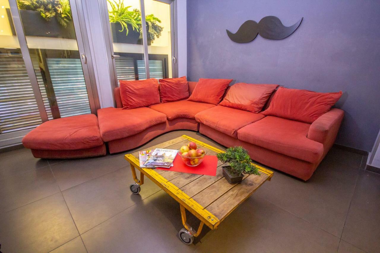 Don Moustache Boutique Hostel Barselona Dış mekan fotoğraf