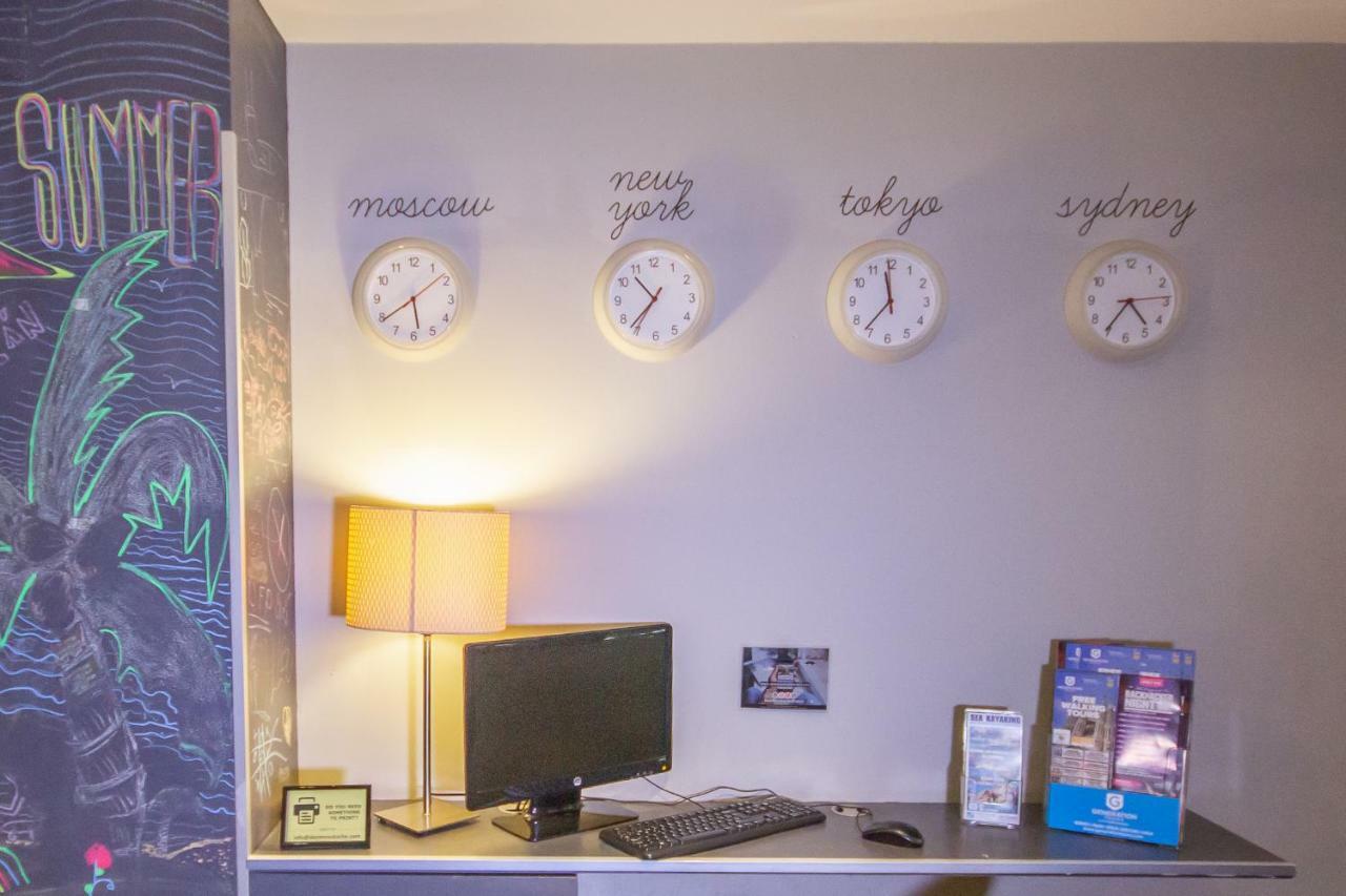 Don Moustache Boutique Hostel Barselona Dış mekan fotoğraf